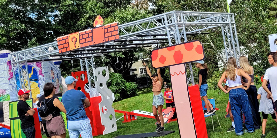Parcours Super Mario Bros. | 123 Ninja Go • Parcours d'obstacles mobile | Écoles • Festivals • Camp | Ninja Warrior • OCR